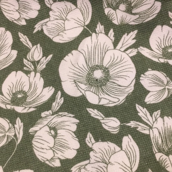 Sage Green Floral Kitchen Towel Set of Two NWT Market Finds Cotton 18x28” - Picture 3 of 16